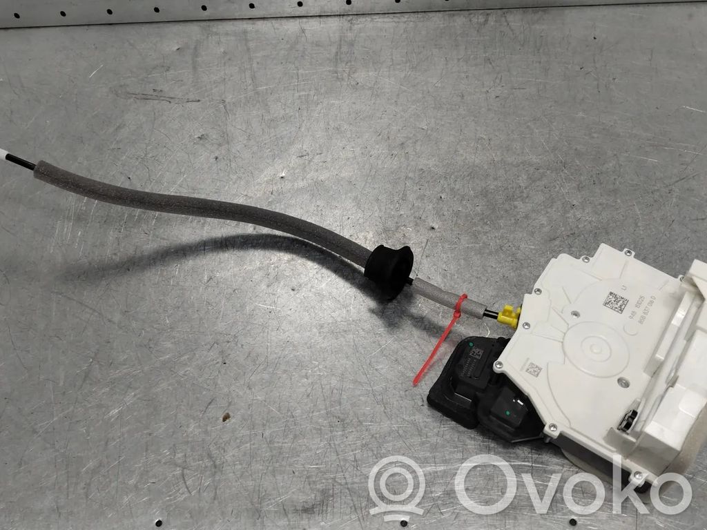 Front door lock   85B837016D