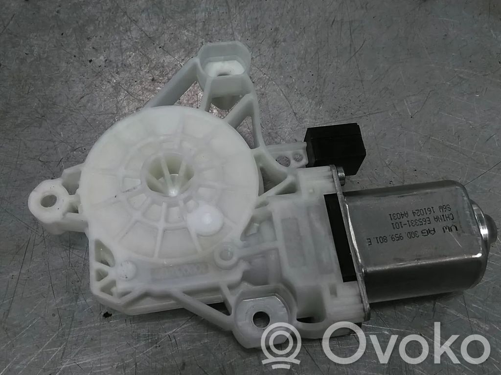 Audi A5 Motor del regulador de la ventanilla de la puerta delantera 