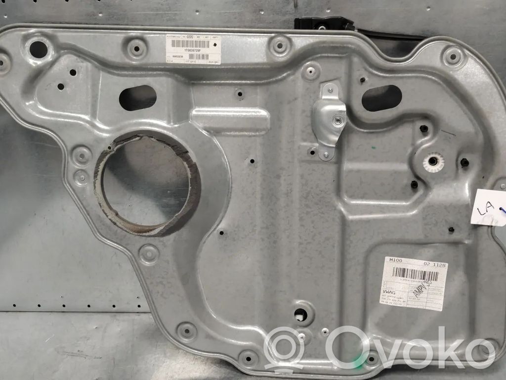 Volkswagen Touran I Meccanismo di sollevamento del finestrino posteriore senza motorino 