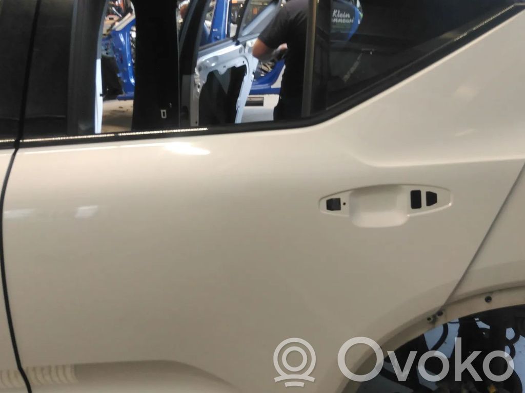 Volvo XC40 Galinės durys 
