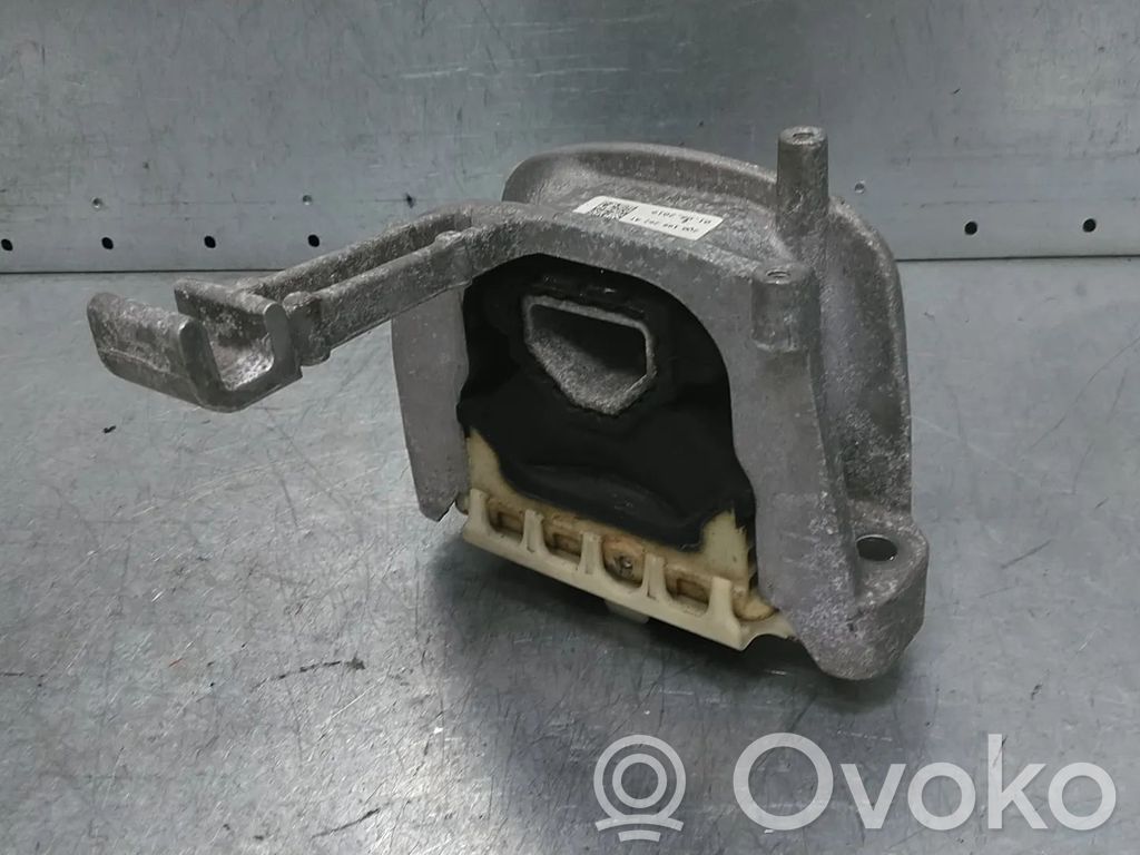 Volkswagen Polo VI Engine mount bracket 