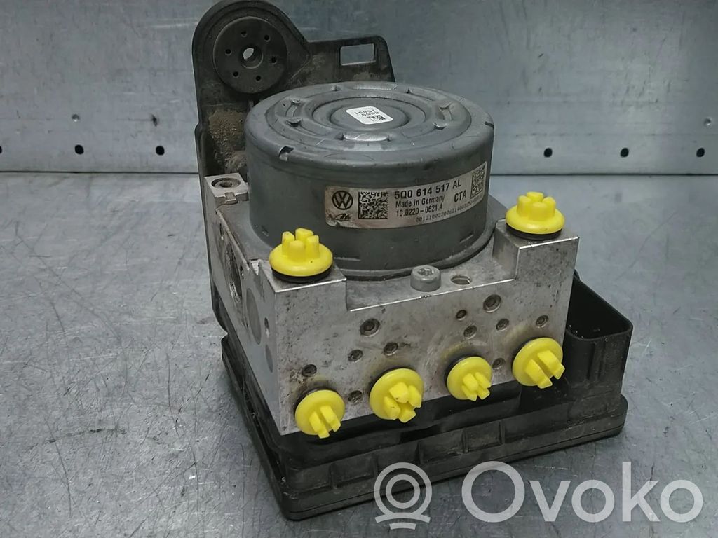 Volkswagen Golf VII ABS bloks 