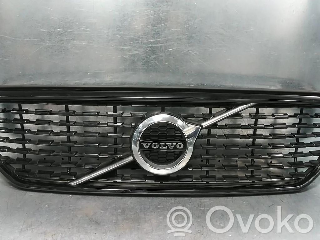 Maskownica / Grill / Atrapa górna chłodnicy   32368133