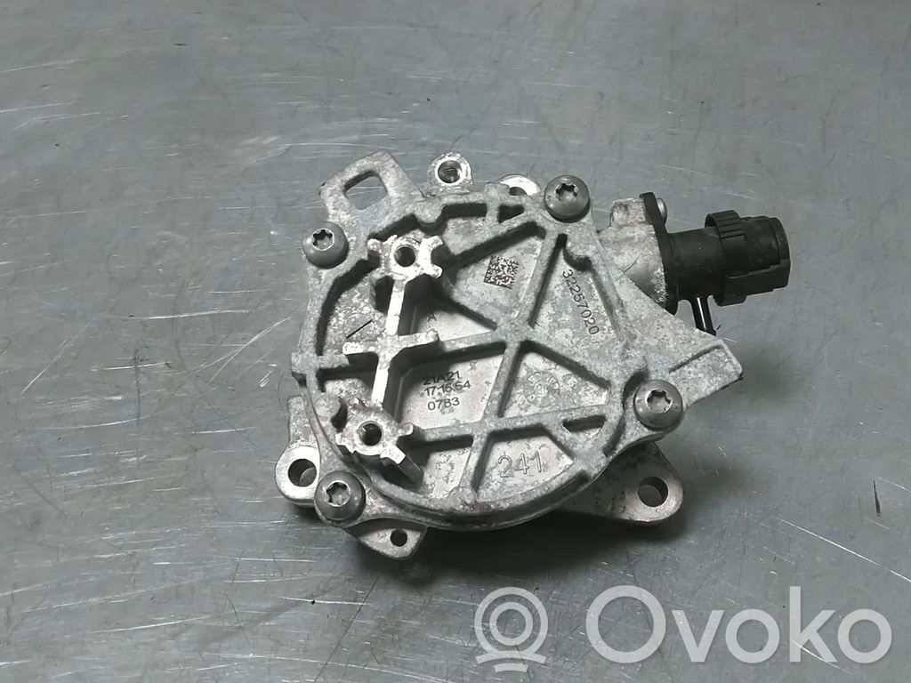 Volvo XC40 Główny cylinder hamulca 