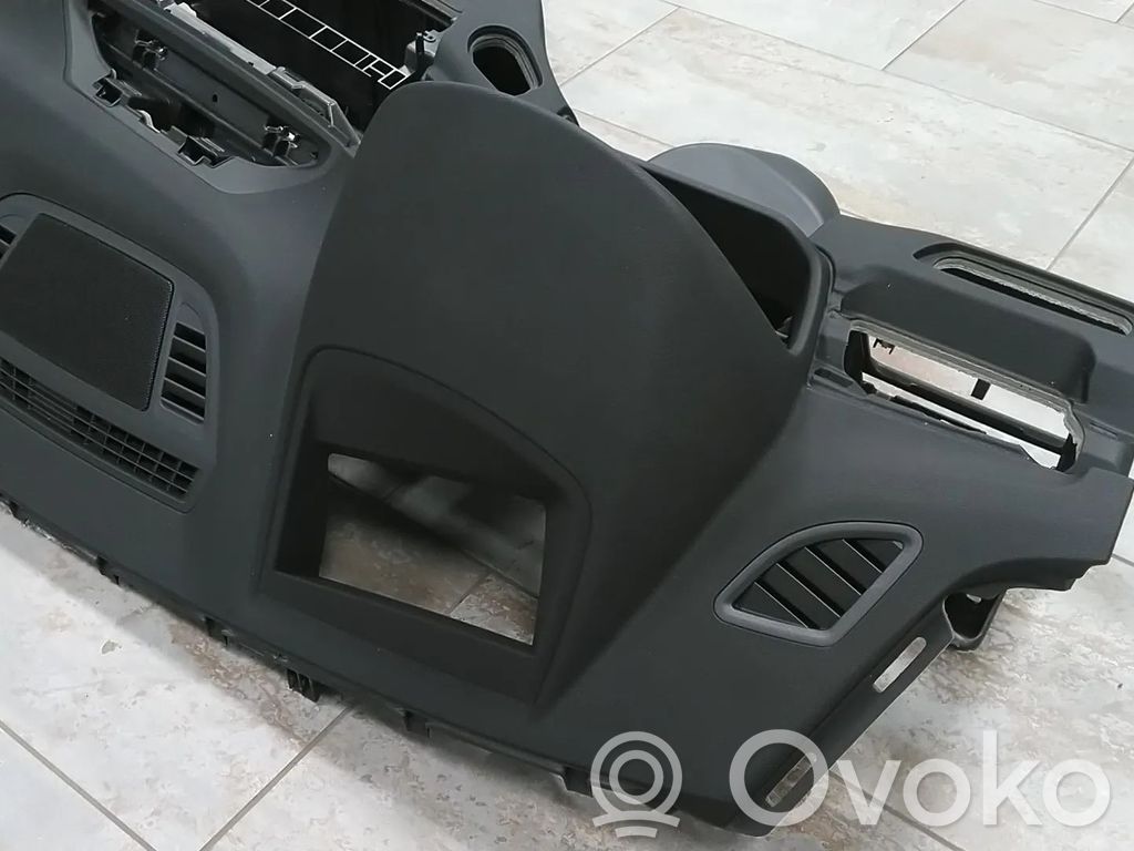BMW X1 F48 F49 Deska rozdzielcza