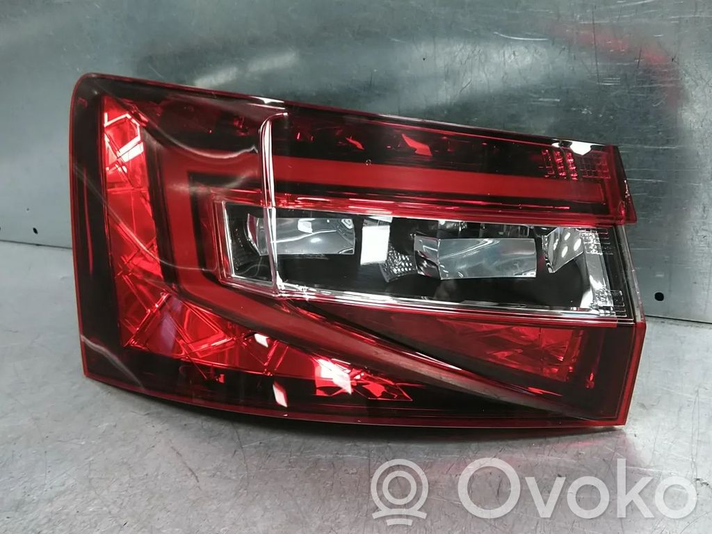 Skoda Superb B8 (3V) Luci posteriori 