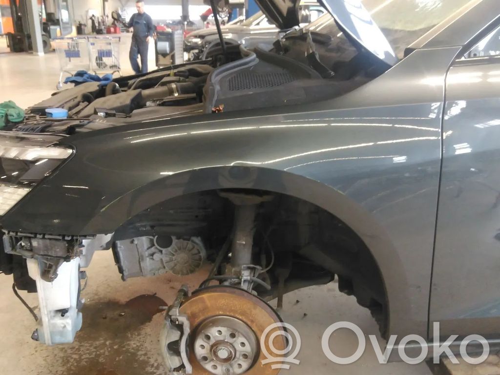 Audi A3 8Y Sparnas 