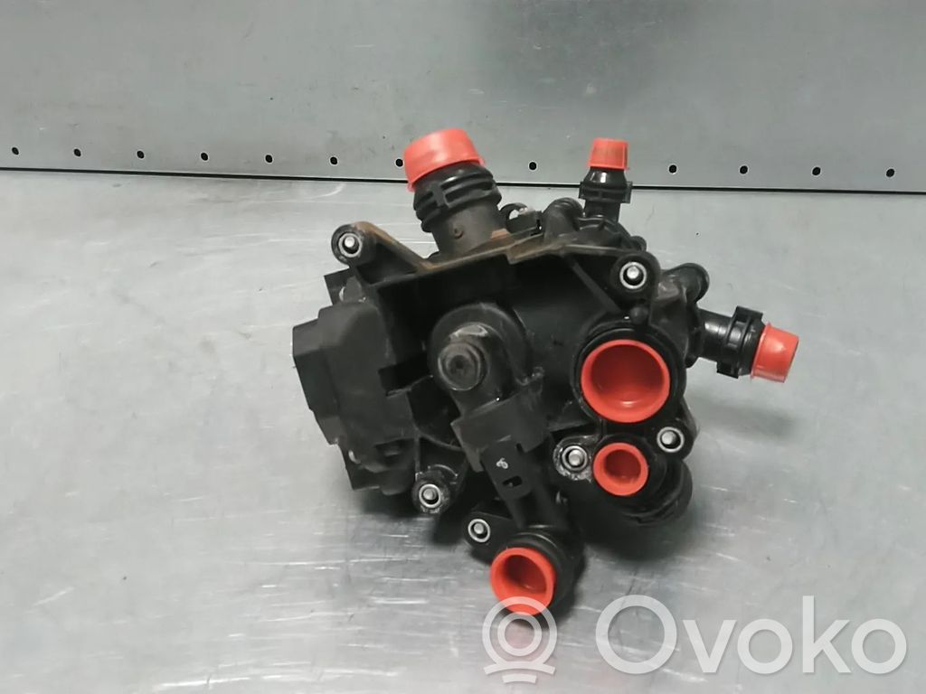 BMW 2 F22 F23 Termostat / Obudowa termostatu 
