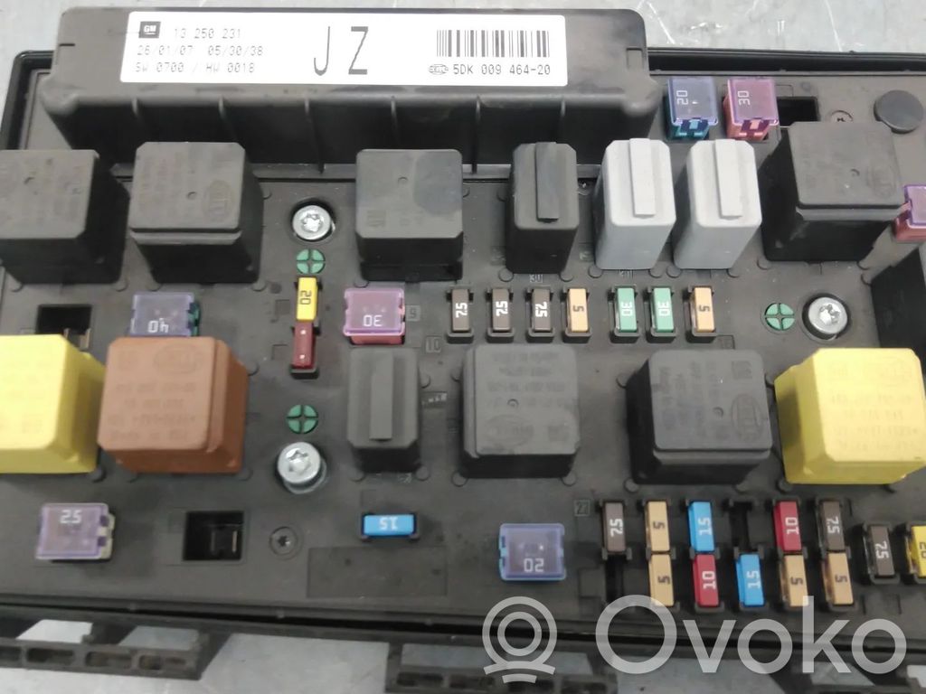 Opel Astra H Modulo fusibile 