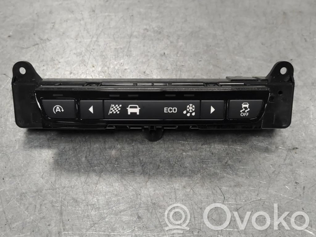 Jaguar XE Otros repuestos del interior 