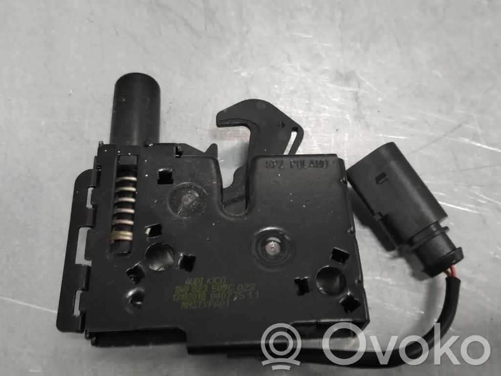 Audi A5 Engine bonnet/hood lock/catch 