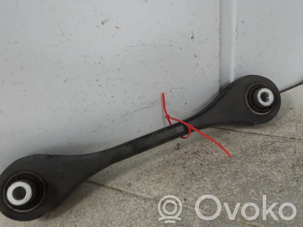 Volkswagen PASSAT B8 Fuso a snodo con mozzo ruota posteriore 
