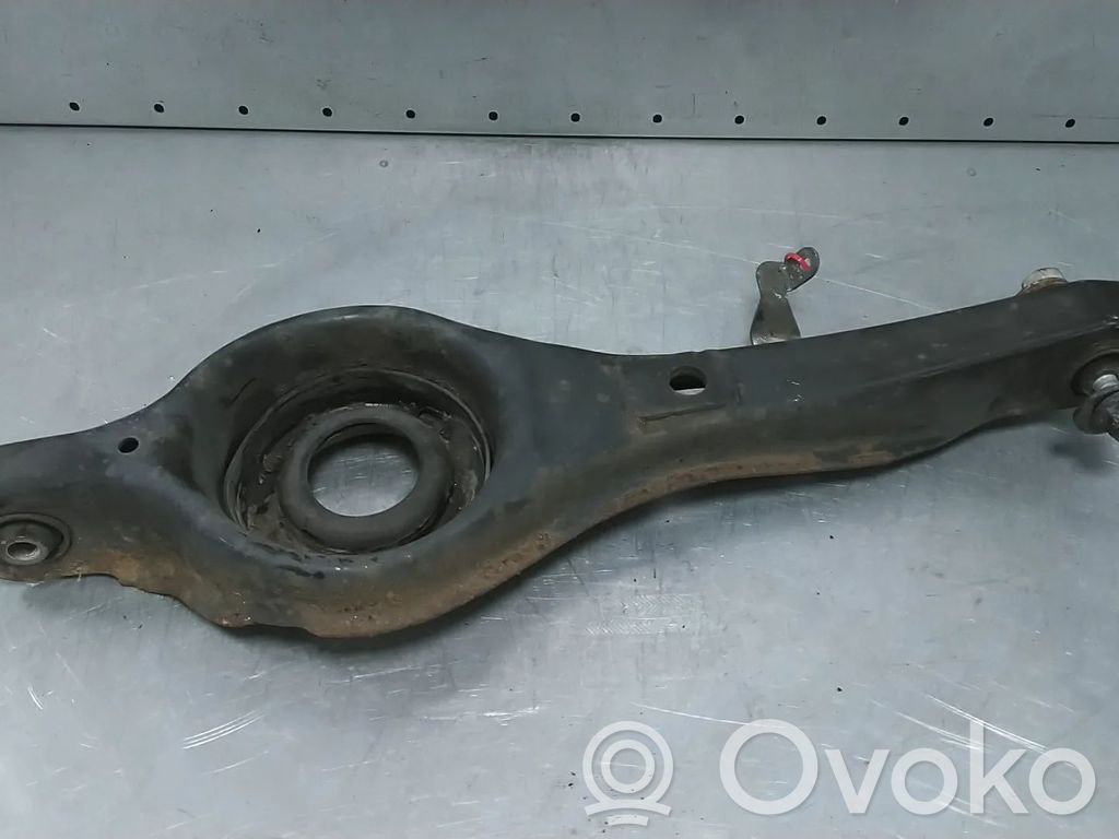 Ford Focus Задний поворотный кулак (ступица, цапфа) 