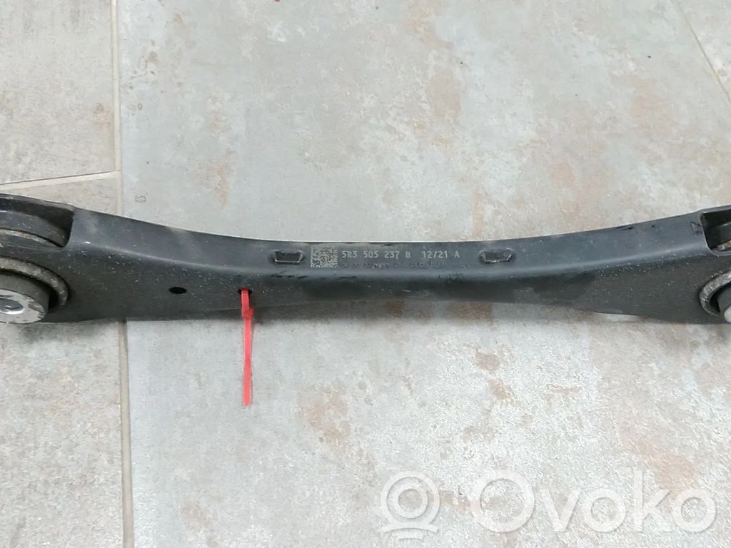 Volkswagen Caddy Rear wheel hub spindle/knuckle 