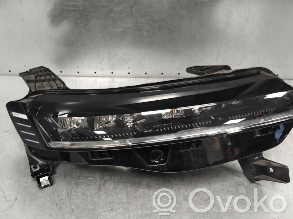 Renault Megane E-Tech Headlight/headlamp 