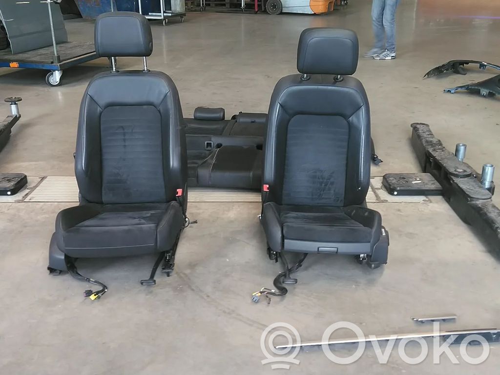 Interior set
