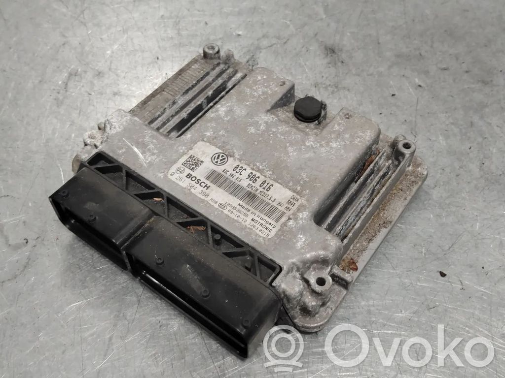 Engine control unit/module   03C906016,0261S04390,CAX