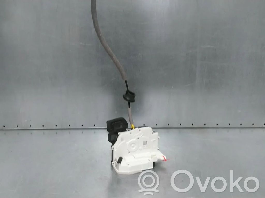 Front door lock   85B837016E