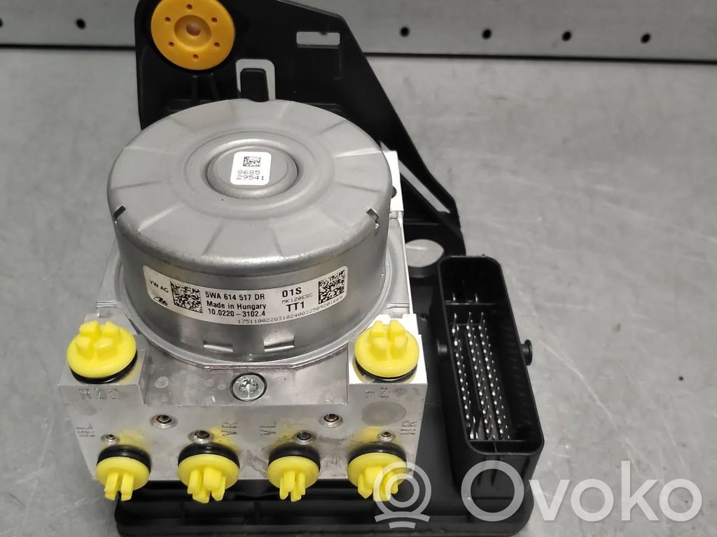 Volkswagen Golf VIII ABS Pump 