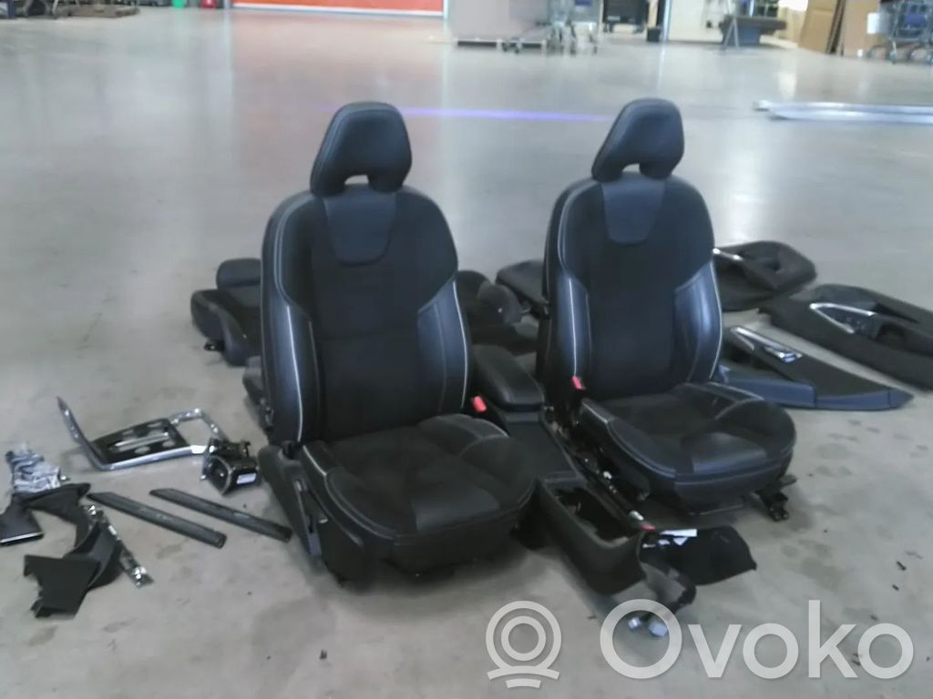 Interior set