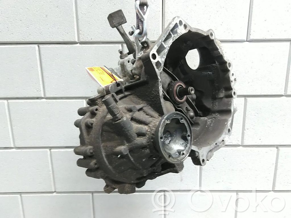 Volkswagen Golf IV Manual 5 speed gearbox 