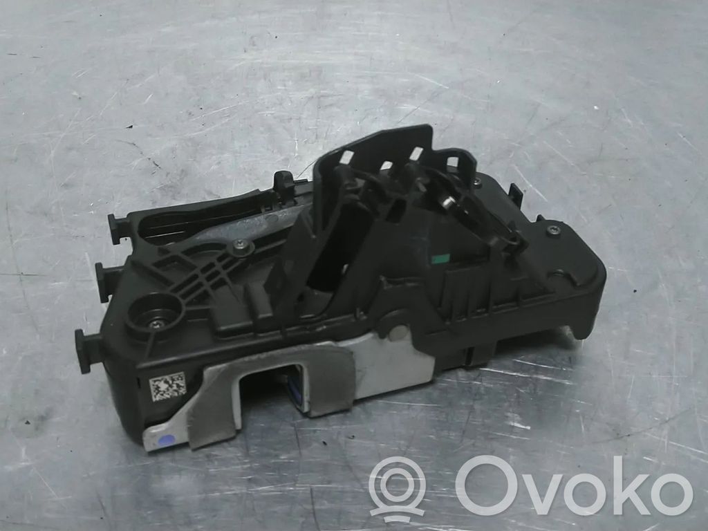 Ford Focus Priekšpusē slēdzene 