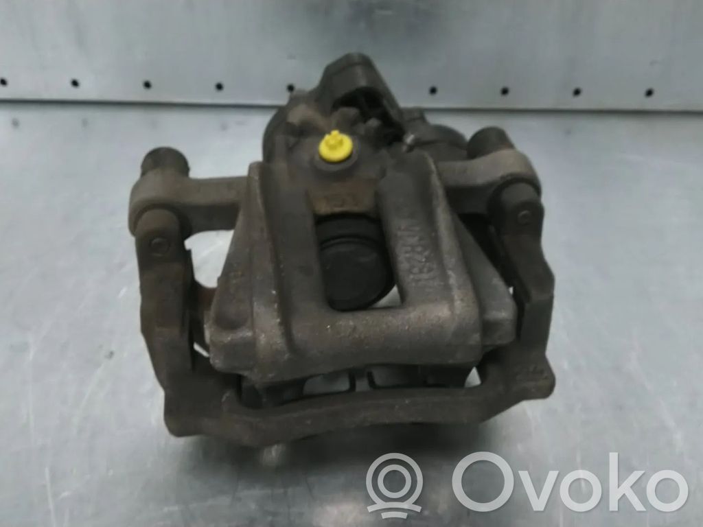 Volkswagen Golf VIII Задний суппорт 