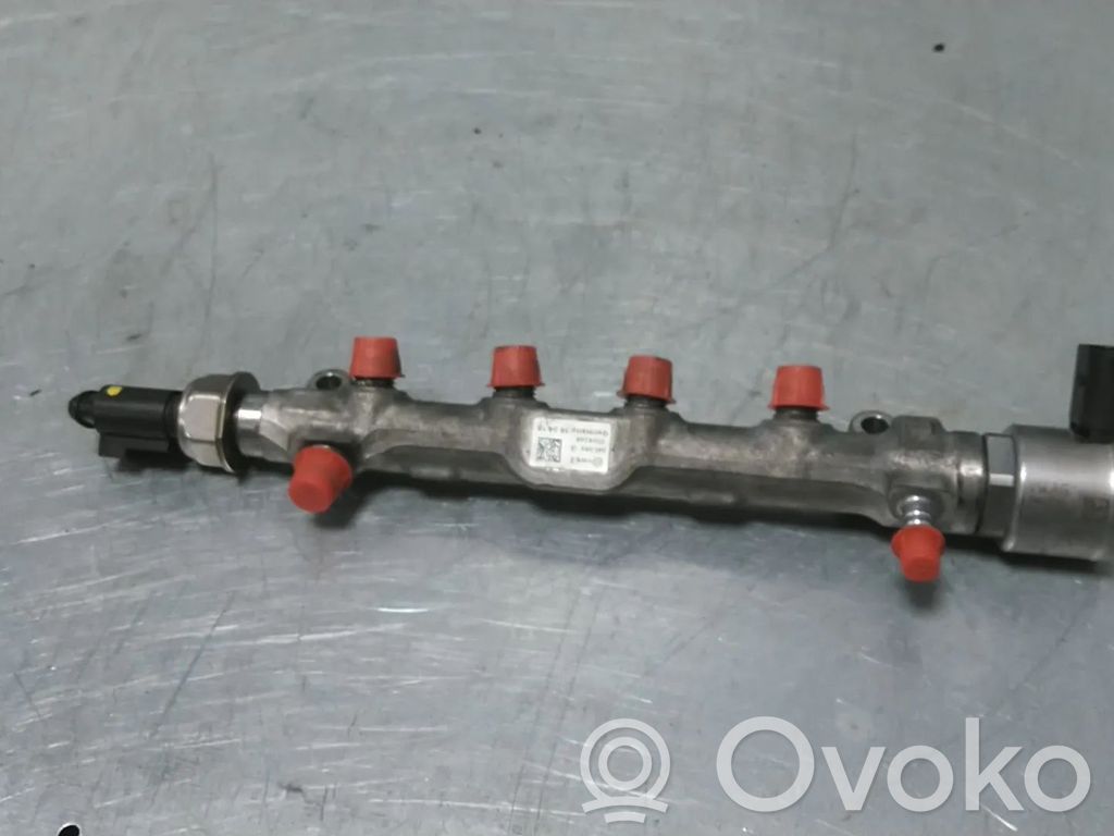 Audi A4 S4 B9 Rampă alimentare injectoare 