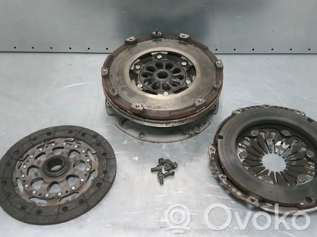 Audi A4 S4 B9 Vauhtipyörä 