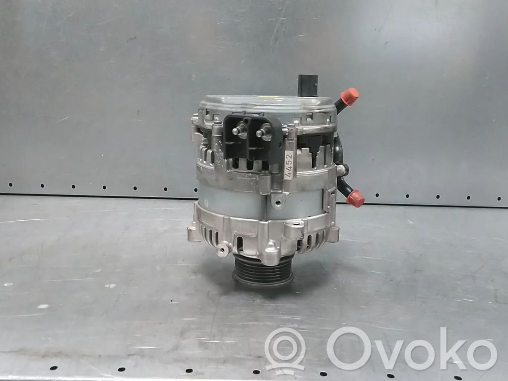 Volkswagen Golf VIII Alternador 