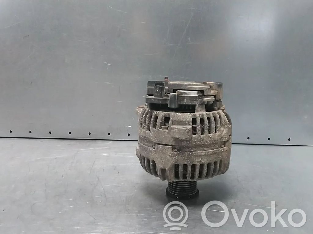 Opel Vivaro Generator/alternator 