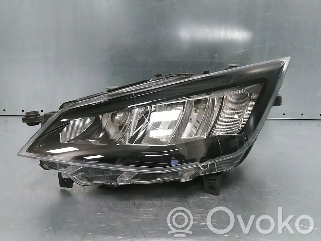 Seat Arona Lampa przednia 