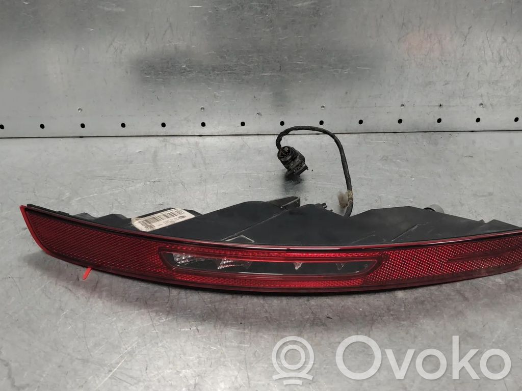 Peruutusvalo   95B945726D,95B945726AA