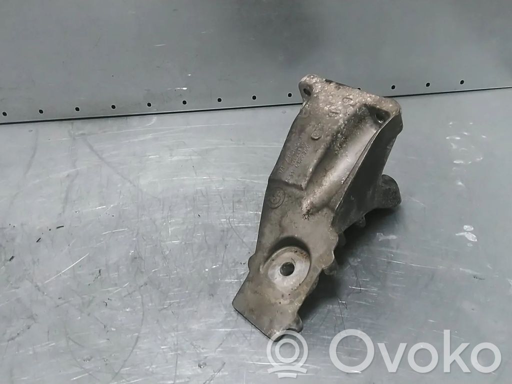 BMW X5 F15 Supporto di montaggio del motore 