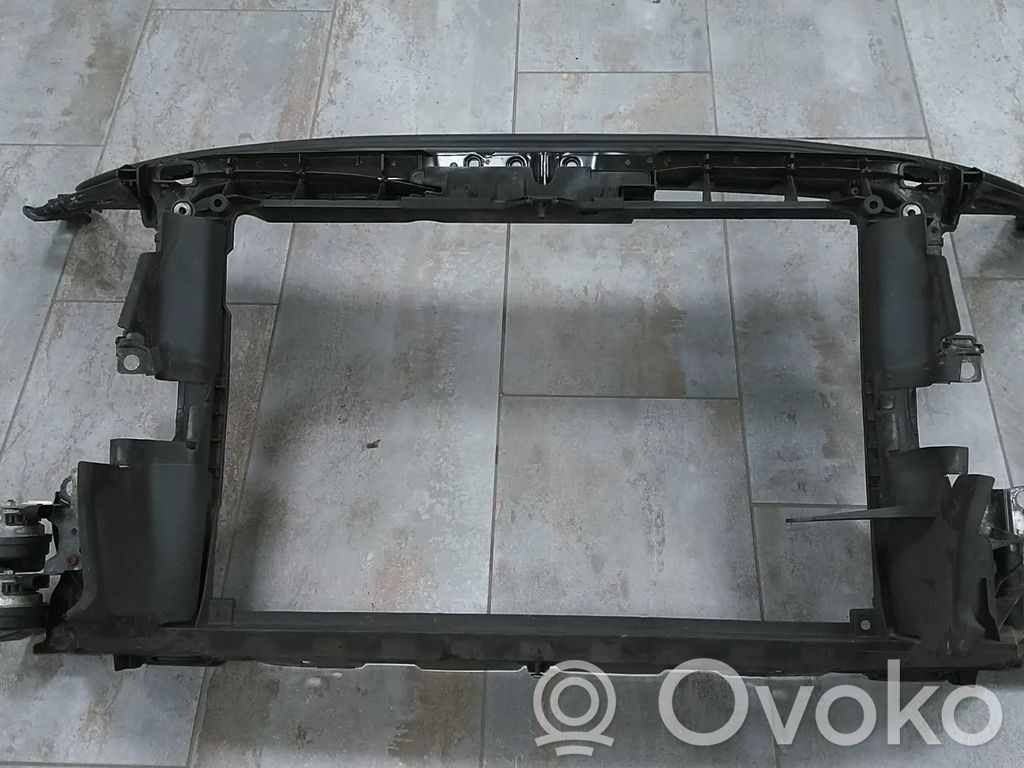 Pas przedni   8P0805588L