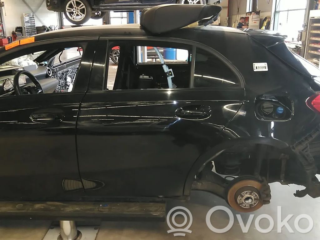 Mercedes-Benz A W177 Puerta trasera 