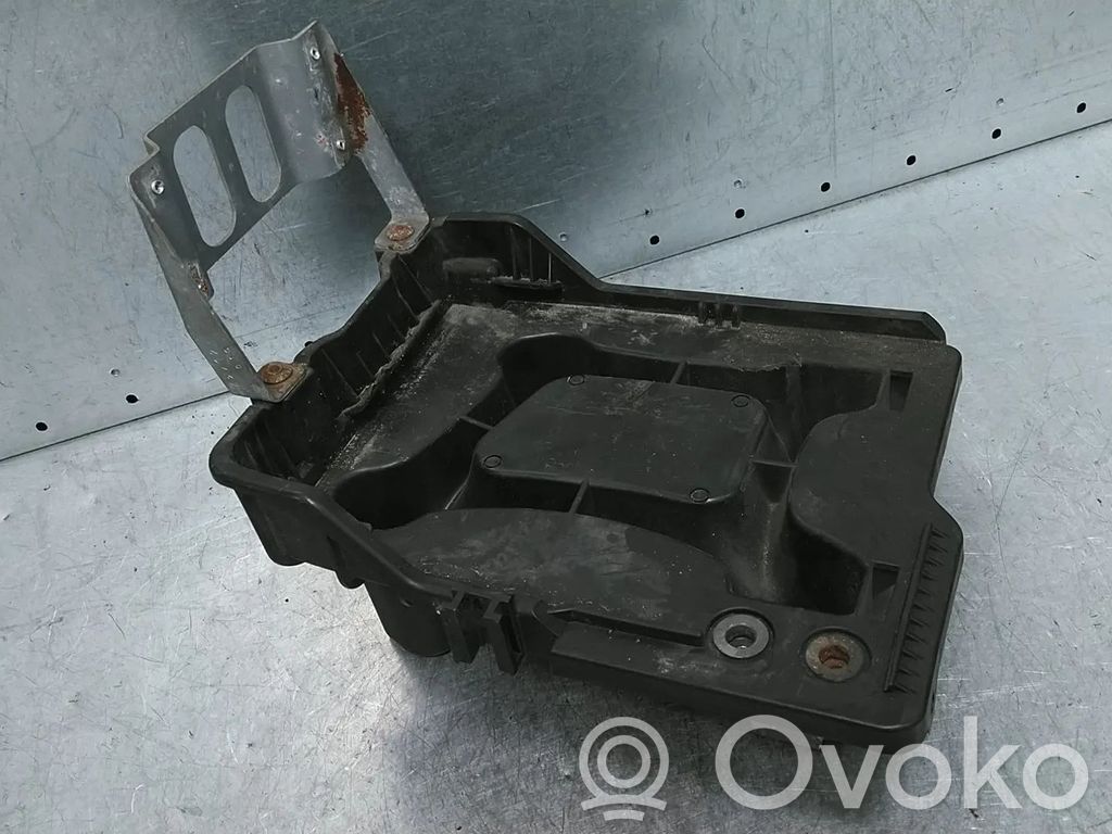 Volkswagen Up Akkulaatikon alusta 
