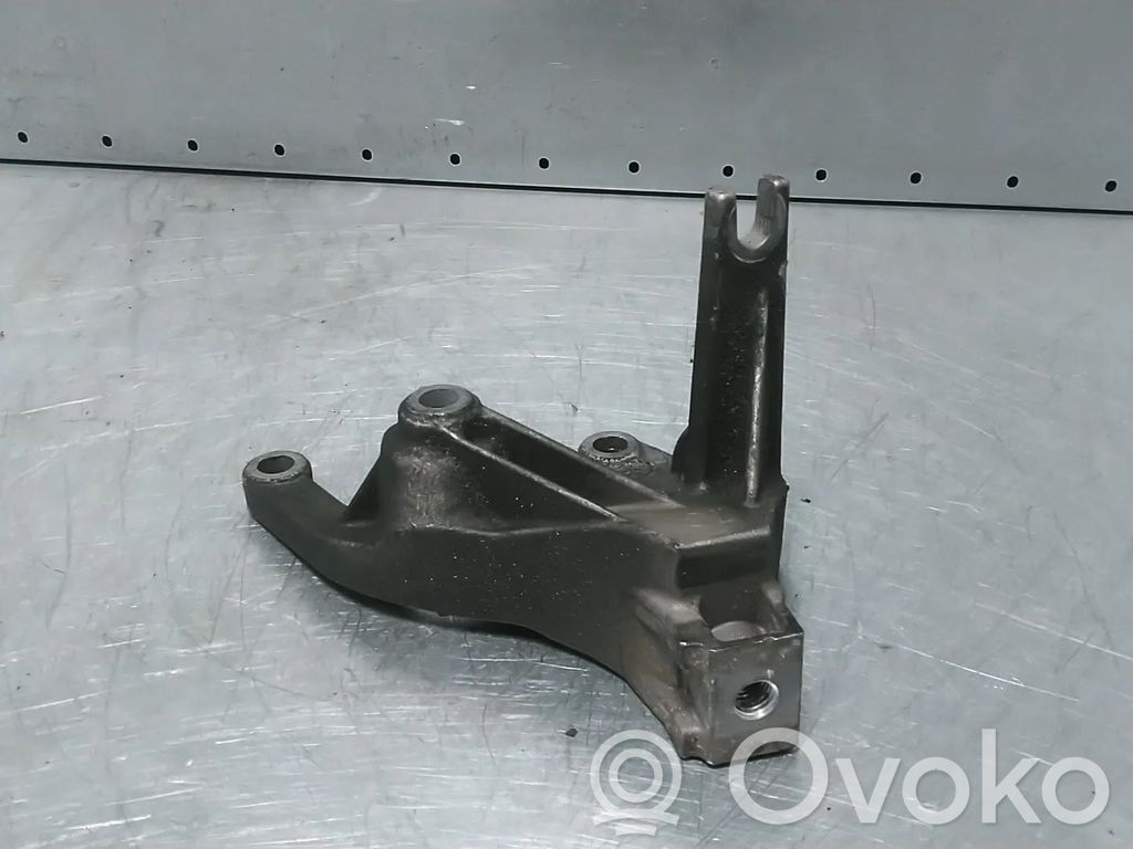 Mocowanie / Uchwyt skrzyni biegów   CV617M125UC,CV6R7002PG,M1DA