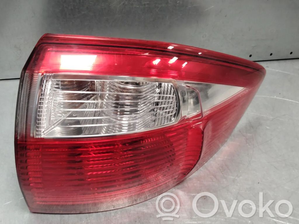 Ford C-MAX II Luz trasera/de freno 