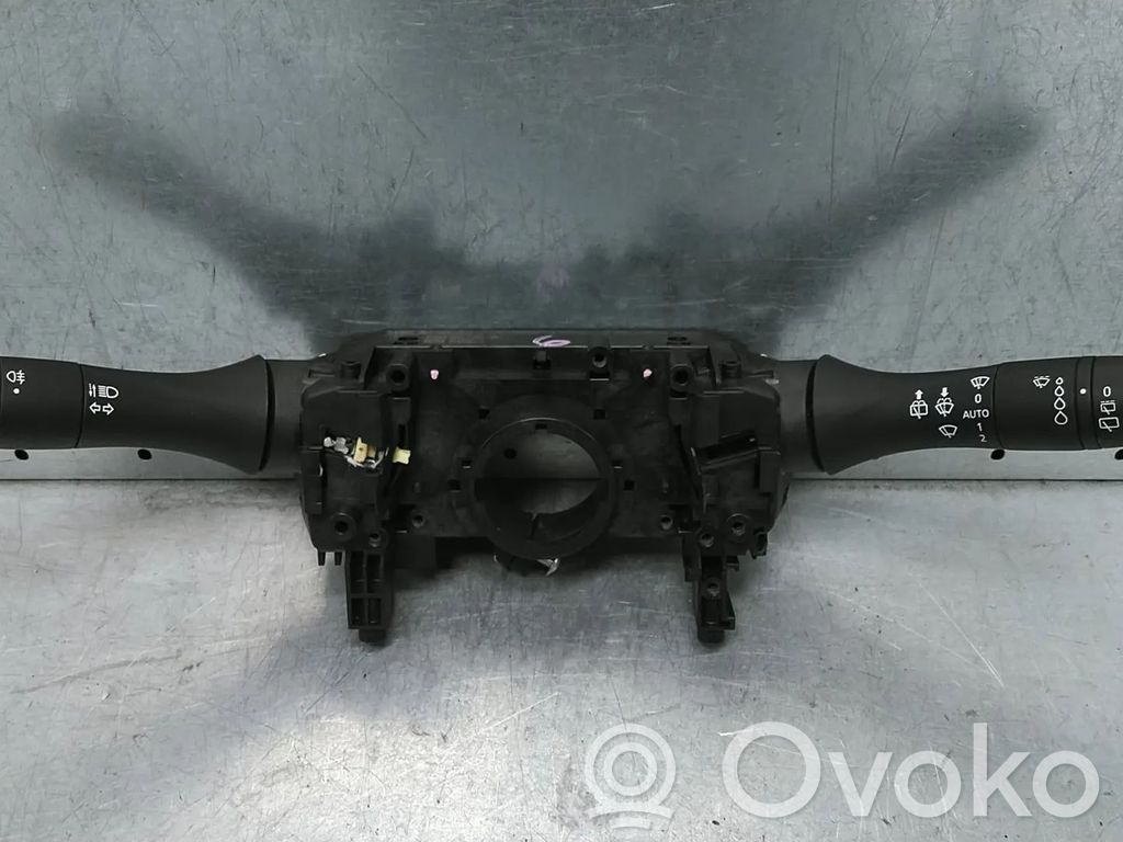 Renault Captur II Bloc semnalizator și ștergător parbriz 