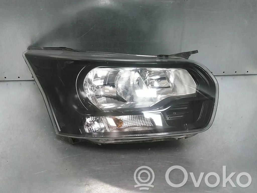 Ford Transit Etu-/Ajovalo