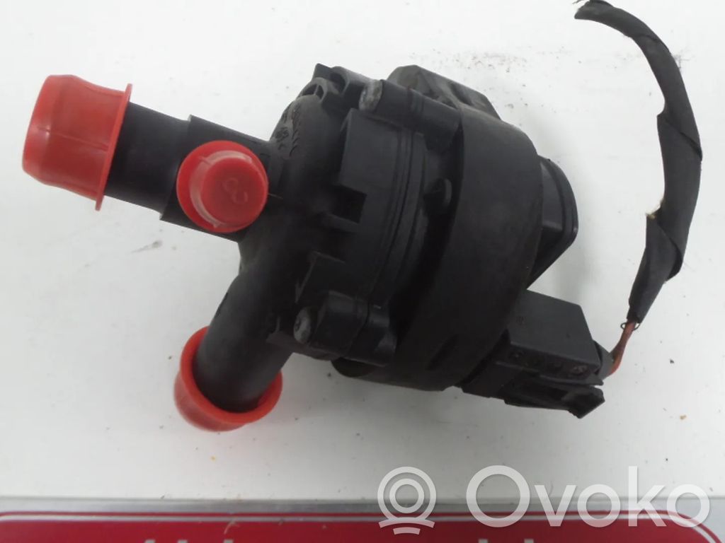 Mercedes-Benz GLK (X204) Pompe de circulation d'eau 