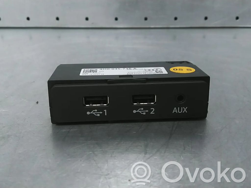 Audi Q7 4M USB jungtis 