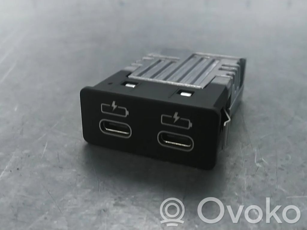 BMW X3 G01 USB-pistokeliitin 