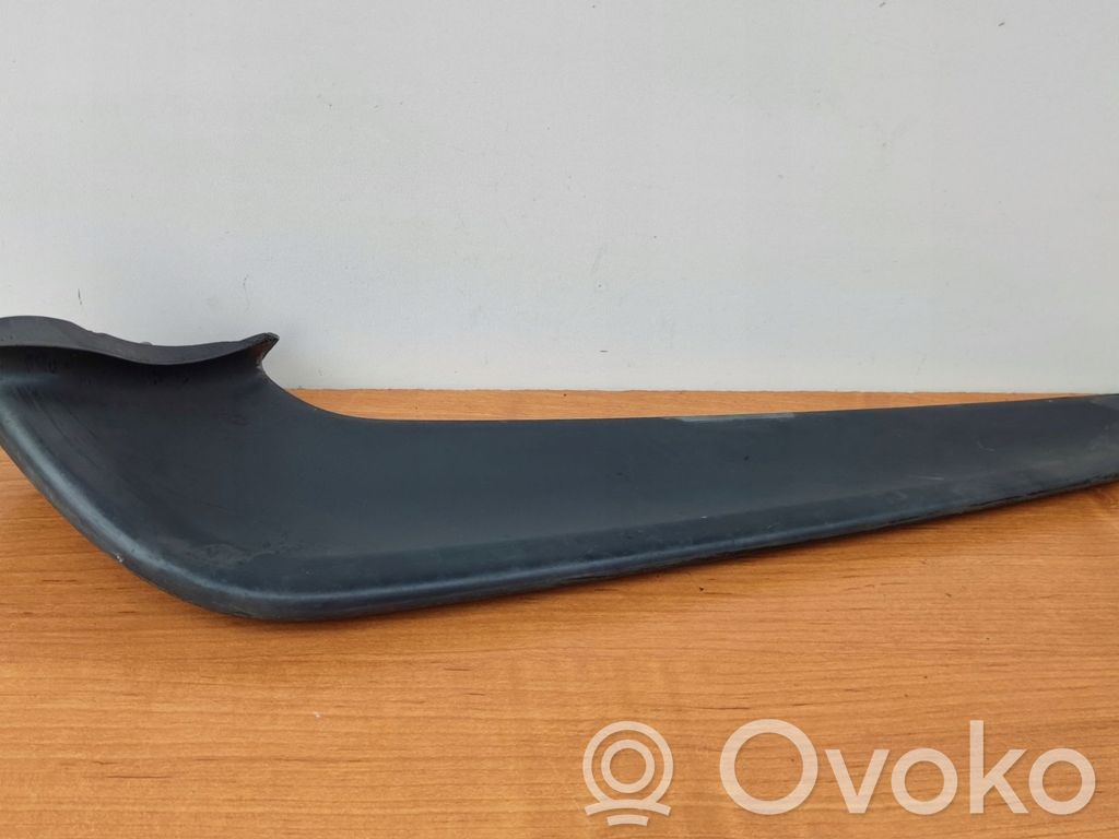 Front bumper lower grill