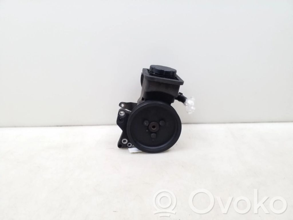 Power steering pump   6756575