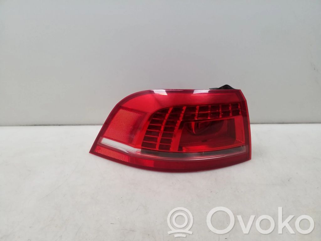 Volkswagen PASSAT B7 Lampă spate în caroserie 