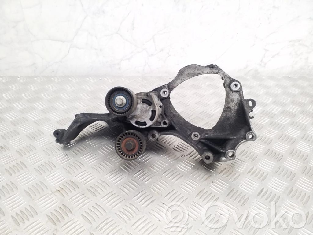 Nissan Primastar Generator/alternator bracket 