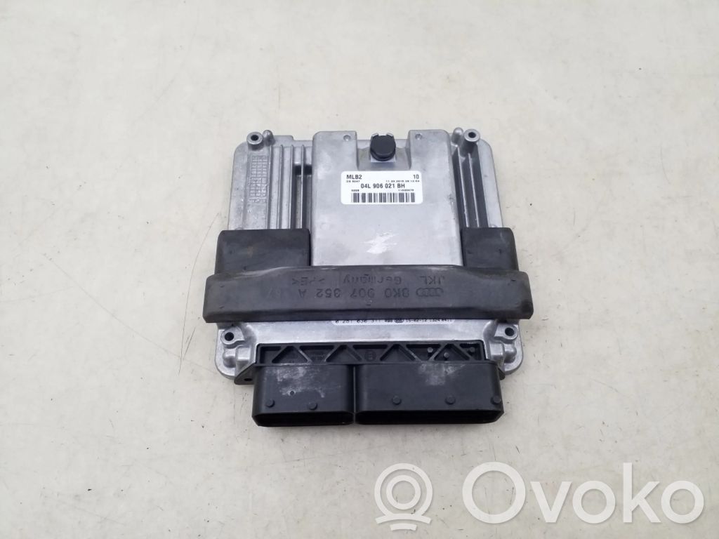 Audi A5 8T 8F Engine control unit/module 