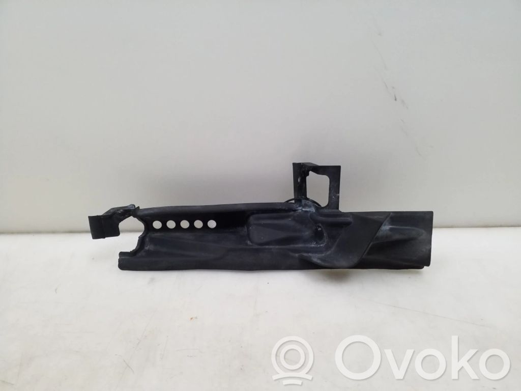 Muu moottoritilan osa   6939721